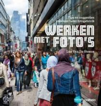 Straatbeeld met veel mensen